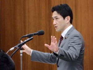 原子力問題特別委員会で質問。屋内退避という政府の避難方針は非現実的。熊本地震で明らかに！