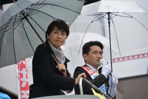 絵本作家の三枝三七子さんの応援演説