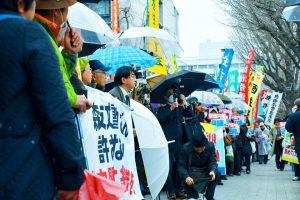 総がかり行動実行委員会による国会前連続行動に参加